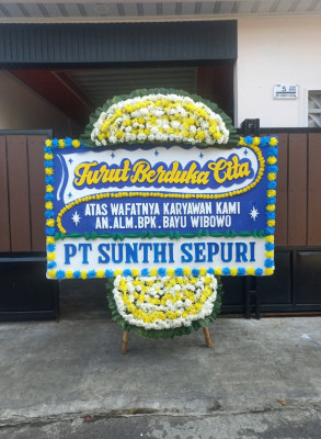 Papan Bunga Duka di Pulau Atas
