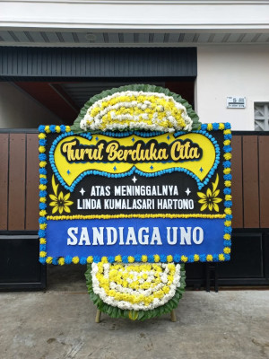 Papan Bunga Duka di Pulau Atas